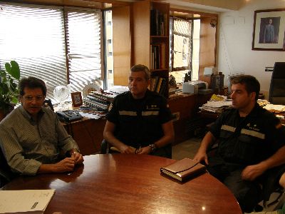 El Servicio Municipal de Emergencias y la Unidad Militar de Emergencias limpian las cuatro ramblas urbanas de Lorca