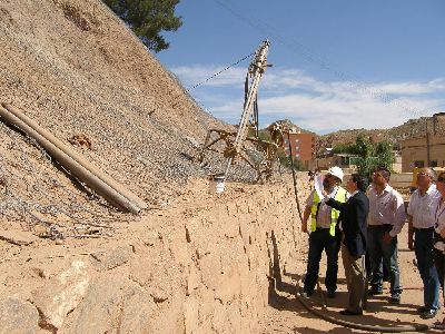 El Ayuntamiento de Lorca inicia las obras de apantallamiento en el Calvario Viejo, que durarn dos meses y suponen una inversin de 217.270 ?