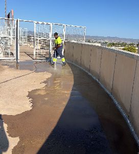 La Concejala de Deportes realiza una intervencin de limpieza integral para la puesta a punto del estadio Francisco Arts Carrasco