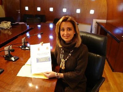 Retirada de semforos y sealizacin vertical de trafico con                              motivo de la instalacin de tribunas para la Semana Santa