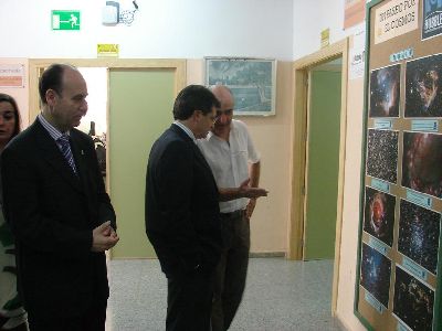 Ms de un millar de estudiantes visitarn en el Instituto Ros Giner la exposicin ?Un paseo por el Cosmos?