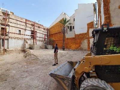 El Ayuntamiento de Lorca inicia una orden de ejecucin para la limpieza de un solar en la Calle lamo