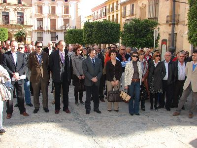 Cinco minutos de silencio en la Plaza de Espaa para condenar el atentado de ETA
