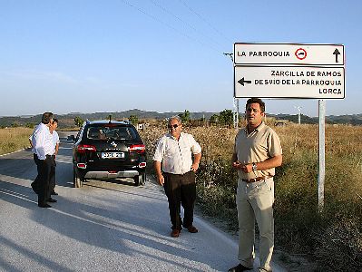 ngel Meca y Melchor Morales inauguran el desvo de La Parroquia, en el que se han invertido 207.000 euros