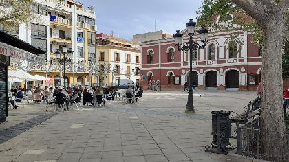 El desempleo descendi en abril en 21 personas con una tasa interanual de 1.318 parados menos que hace un ao