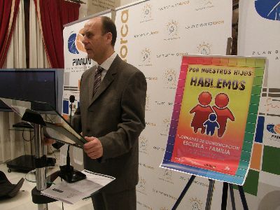La Concejala de Educacin del Ayuntamiento de Lorca organiza las Primeras Jornadas Comunicacin Escuela-Familia ?Por nuestros hijos: hablemos?
