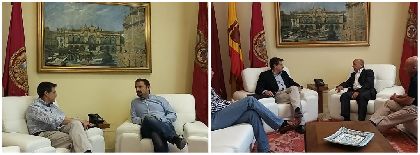 El Alcalde entrega a los representantes de PSOE e IU una Propuesta de Acuerdo de Gobernabilidad Compartida e insta a actuar a todos los partidos ''a la altura de lo que los lorquinos piden''