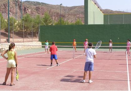 150 jvenes lorquinos disfrutan del programa EVAFO, organizado por la Concejala de Deportes