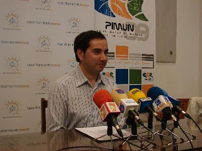 El Concejal de Urbanismo del Ayuntamiento de Lorca anuncia que maana se inicia la demolicin del edificio de la explanada de La Merced que tapa la visin de la muralla medieval