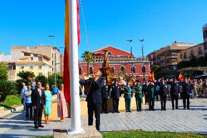 Los lorquinos celebrarn la Fiesta Nacional con el izado de la bandera de Espaa en la Plaza de Coln