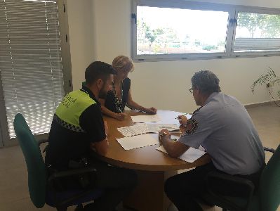 La Polica Local logra salvar la vida de una mujer que se estaba atragantando en su vivienda de la calle Rubira