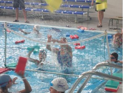 La Concejala de Deportes celebra maana jueves el popular Festival Escolar de Natacin, que incluye competicin, juegos y actividades acuticas recreativas