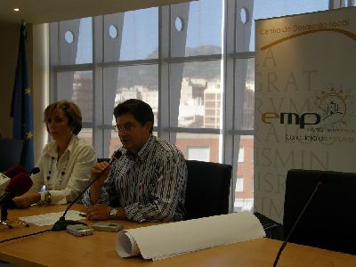 El Alcalde de Lorca ofreci ayer a la Comunidad Autnoma ?todo el trmino municipal? para la instalacin del parque temtico de la Paramont