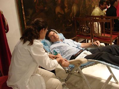El alcalde de Lorca realiza una donacin de sangre en el Ayuntamiento