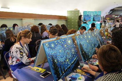 Lorca Taller del Tiempo organiza para el domingo la actividad ''Salir con arte en el Castillo de Lorca'' en que se pintar la obra ''La chica del paraguas'' de Afremov 