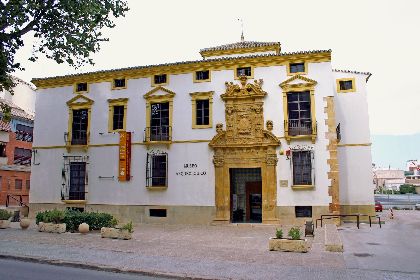 El Museo Arqueológico expone una muestra sobre las artas y las ciencias en el occidente musulmán El Museo Arqueológico expone una muestra sobre las artas y las ciencias en el occidente musulmán
