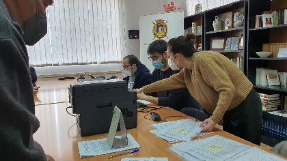 La oficina municipal de atencin a los afectados por la lnea de alta tensin Hinojar-guilas recoge 500 alegaciones