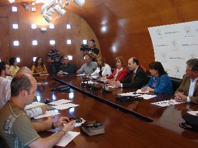 La Mesa Local sobre Absentismo acuerda la constitucin de una comisin tcnica para estudiar los casos que enven los centros