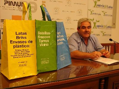 Limusa comienza con la entrega de la tribolsa para separar en origen los envases