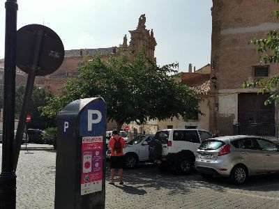 Aparcar en las zonas azul y verde de la ORA de Lorca ser gratuito durante todo el mes de agosto