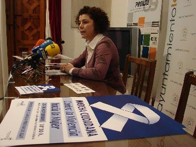 206 colectivos lorquinos convocan la Marcha Ciudadana contra la Violencia hacia la Mujer, que se celebra maana por la tarde desde la Plaza Coln
