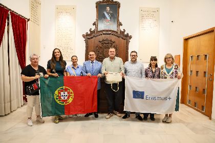 El Ayuntamiento de Lorca recibe la visita de docentes del programa Erasmus+ del CEIP San Jos�