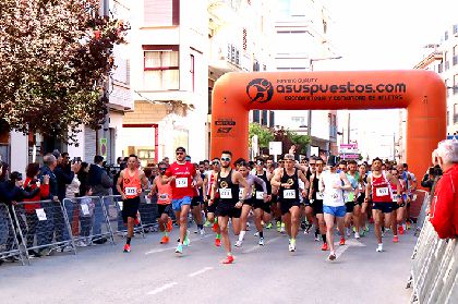 Marta Belmonte y Mario Molina ganan la carrera popular de las fiestas del barrio de San Jos�