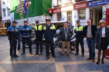 La Polica Local detiene a un hombre que estaba rompiendo una puerta con un pico de obra para robar en el interior de una vivienda del Barrio de San Cristbal