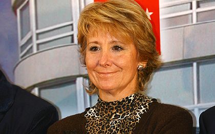Esperanza Aguirre presenta este lunes en Huerto Ruano un libro sobre la aportacin poltica de Adolfo Surez.