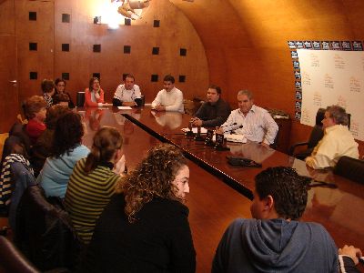 Melchor Morales propone a los vecinos de La Paca hacer una zona de esparcimiento y recreo en terrenos municipales de la pedana