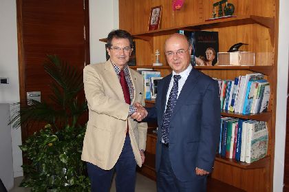 Hacienda firma con Lorca el primer convenio con ayuntamientos para acceder a los servicios de la administracin electrnica 