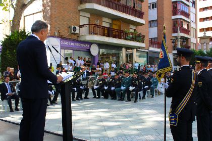El alcalde reclama un marco legal que otorgue ''manos libres'' y blinde legalmente a los agentes de polica en sus intervenciones contra los delincuentes a pie de calle