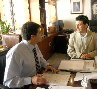 El Alcalde concede 31.000 euros para colaborar con la Federacin De Moros, Judos y Cristianos para la realizacin de las fiestas patronales de San Clemente