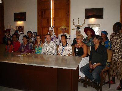Cinco grupos folclricos del extranjero y los Coros y Danzas de Lorca inician el Festival de Folclore en las instituciones sociales