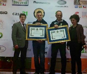 El Alcalde felicita a los dos pilotos lorquinos que han finalizado con xito el Rally Dakar celebrado en Sudamrica durante el mes de enero