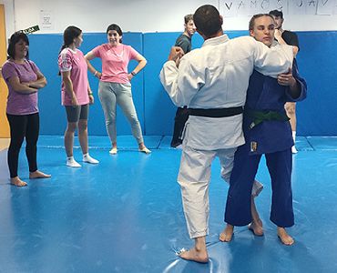 Taller de defensa personal en los XVIII Encuentros Deportivos de la Mujer
