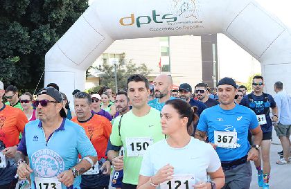 El deporte lorquino corrobora su vertiente solidaria en una nueva edicin de la carrera popular Run for Parkinsons 