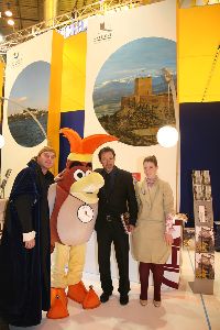 El actor lumbrerense Gines Garca Milln tambin pas por el stand de Lorca en Fitur 2.008