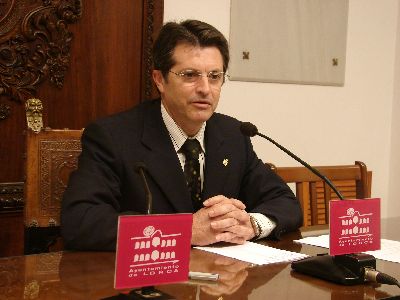 El alcalde de Lorca muestra su apoyo a los vecinos de Zarcilla de Ramos, en la propiedad del camposanto existente en la pedana