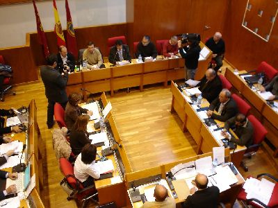 El Pleno del Ayuntamiento de Lorca muestra su pesar y tristeza por el fallecimiento de Muoz Barbern