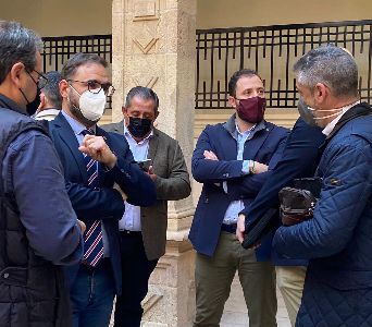 El equipo de Gobierno mantendr la mocin sobre distancias con granjas porcinas