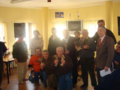El Alcalde entrega los premios a los ganadores de las actividades del colectivo de mayores de Los ngeles
