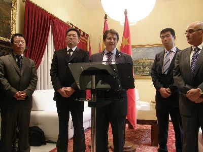 Empresarios chinos interesados en invertir en Lorca y Ayuntamiento firmarn un acuerdo de cooperacin para concretar la construccin del proyecto ZEIC