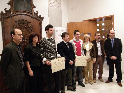 El Alcalde distingue a dos jvenes lorquinos que han conseguido el premio extraordinario de bachillerato de la Regin