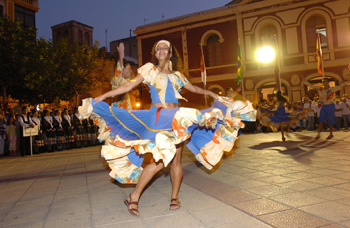Promocin del folclore lorquino en Italia