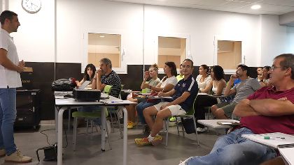 La Concejal�a de Deportes presenta a los docentes lorquinos una nueva edici�n del programa de Deporte Escolar