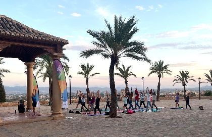 El Calvario vuelve a convertirse en escenario de una sesi�n de yoga al aire libre con los 47� JDG