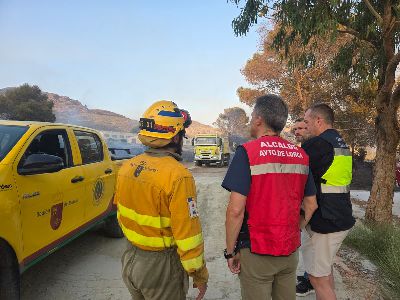 El incendio declarado esta tarde en Lorca queda estabilizado tras afectar a trece hect�reas de terreno