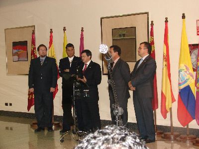 Rafael Correa y Francisco Jdar atienden a los medios ante una gran expectacin