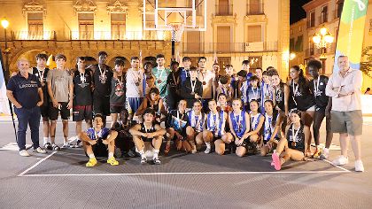 El deporte se funde con el patrimonio hist�rico de Lorca con el 'Torneo 3x3 Ciudad de Lorca' que ha celebrado sus rondas finales en la Plaza de Espa�a 